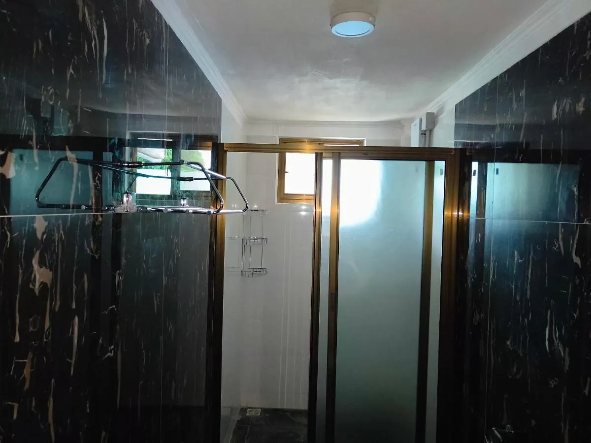 Alpha & Omega Apartment Seychelles 보발롱