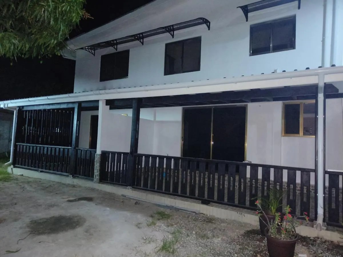 Alpha & Omega Apartment Seychelles 보발롱 0*,