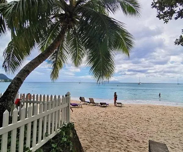 Alpha & Omega Apartment Seychelles 보발롱